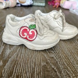 Gucci toddler tennis shoes! Size 22 (US 6)